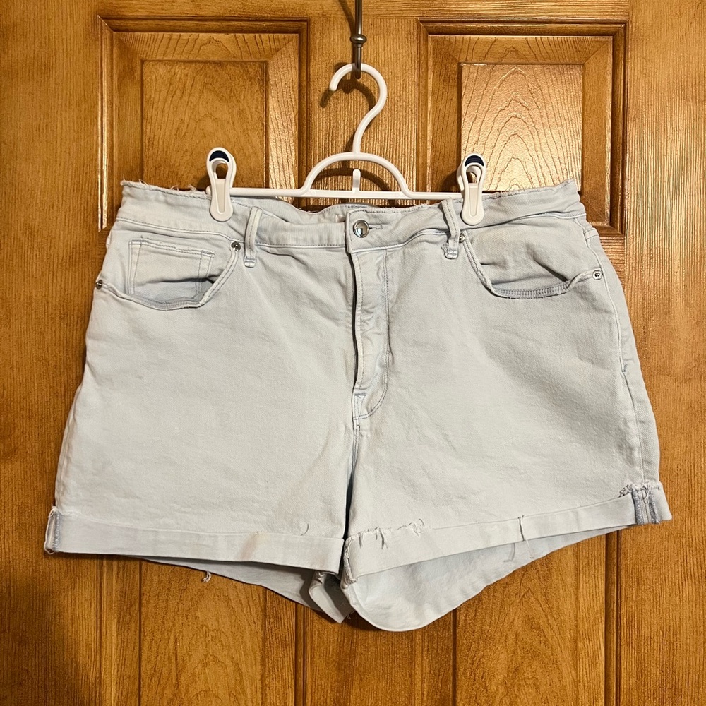 Good American Light Blue Jean Shorts Cuffed Hem